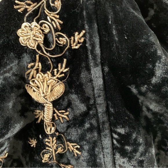 Vintage Zardozi Embroidery Velvet Top - Picture 9 of 11